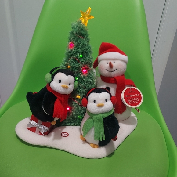 Hallmark Very Merry Trio - Dance and Sign "Rockin' Around The Christmas Tree" - Picture 16 of 16